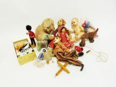 Box of assorted 19th century and later china including a teacup handpainted with birds and another