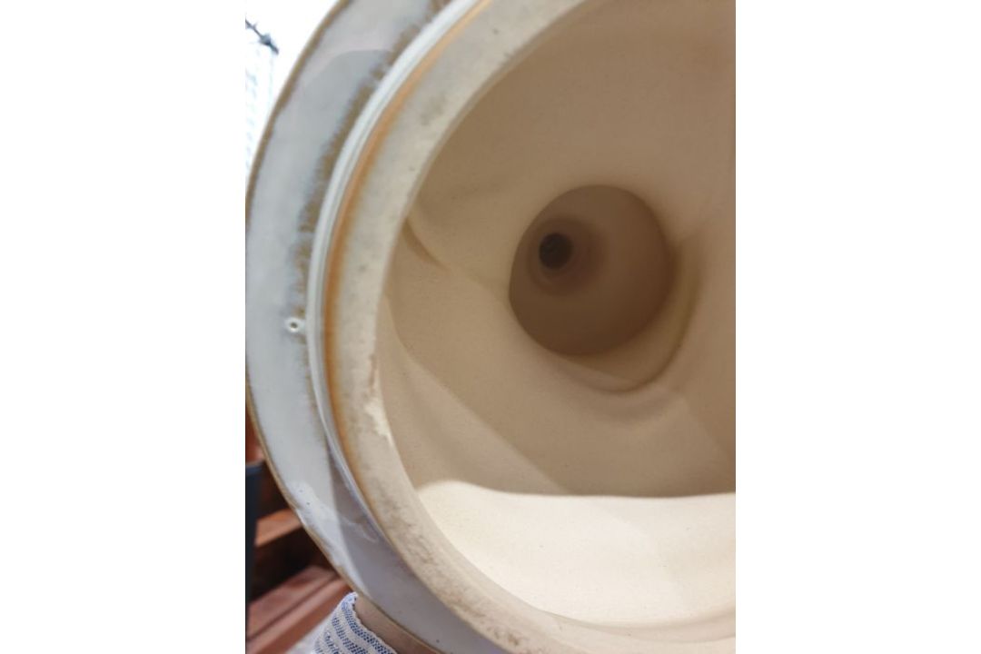 Pair of modern cream glazed ceramic lidded urn-shaped vases (2)  Condition ReportSurface/glazing - Image 6 of 6