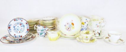 Box of various chinawares, cups, saucers and plates to include Shelley