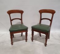 Set of eight bar-back chairs on turned supports to peg feet (8)