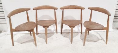 Four-ply seated mid-century modern chairs on three supports (4)Condition Report Some scratches to