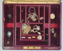 9ct gold gentleman's ring, 3g approx., a 9ct gold chain necklace, 4g approx., pair 9ct gold hoop