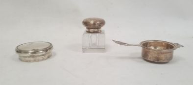 A 1940s silver circular bowl, plain form, Birmingham 1949, maker Adie Brothers Ltd, 0.5ozt approx.