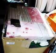 Two boxes of linen, tablecloths, duvet, sheets, etc. (2 boxes)