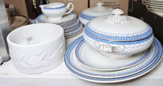 Louis part dinner service