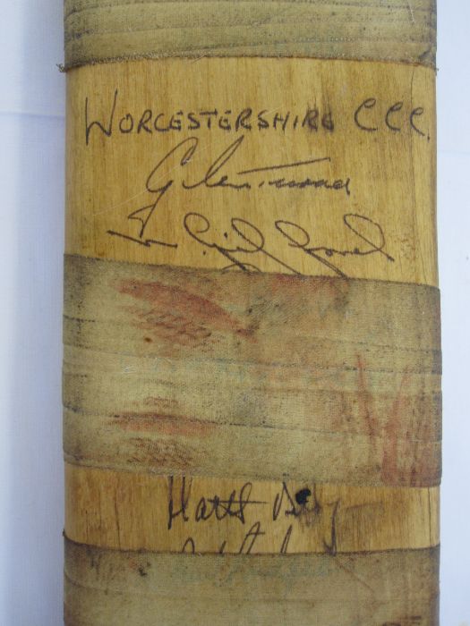 Two Duncan Fearnley cricket bats, both with signatures, one Gloucester CCC 1981, the other - Image 4 of 7