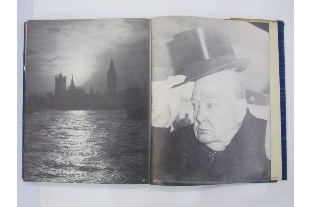 Winston Churchill - signature -  "The Walk with Destiny"  Hutchinson , folio, photographic ills - Image 7 of 8