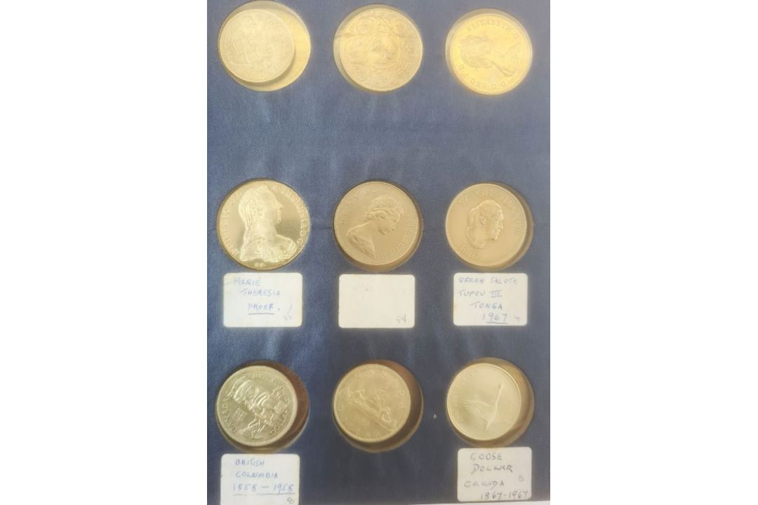 Collectors folder (Whitman's Style) of commemoratives, English, America, some representing Olympics, - Image 4 of 6