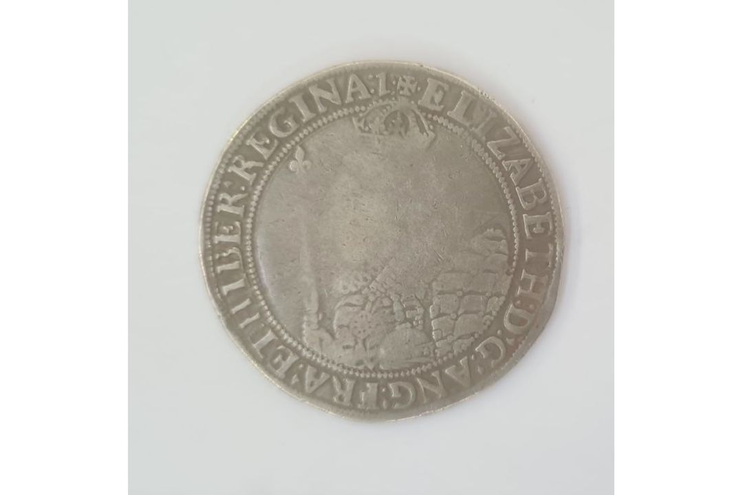 Elizabeth I  (1558-1603) seventh issue, 1601-2 crown, mint mark 1, weight 29g good round coin, no - Image 1 of 2