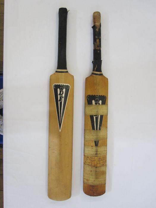 Two Duncan Fearnley cricket bats, both with signatures, one Gloucester CCC 1981, the other - Image 2 of 7