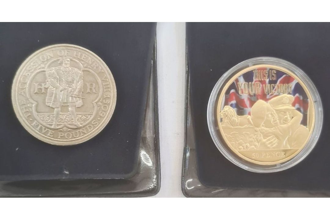 Mixtures of coins including £20 fine silver George and the Dragon - Image 4 of 4