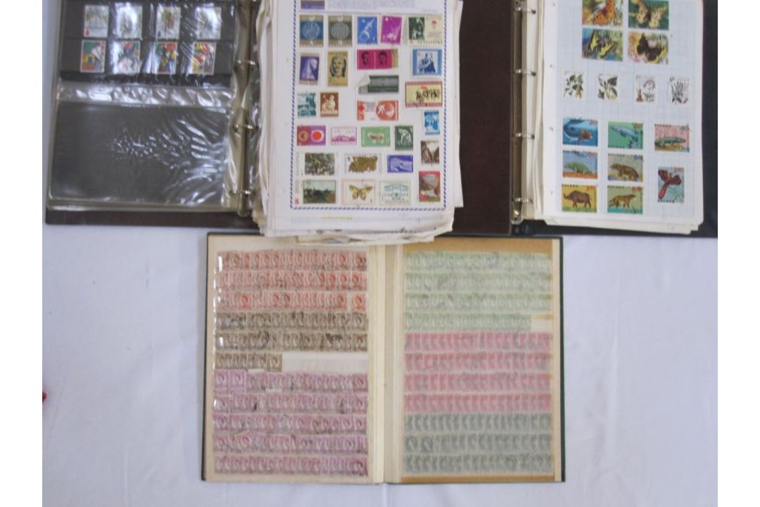 Bag of 15 albums/stockbooks including printed Windsor album and a few stamps in most items (1 box) - Image 2 of 5