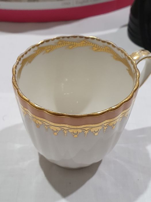 26 assorted 18th/19th century teacups and saucers to include Derby and Spode, all mainly in peach, - Image 30 of 35