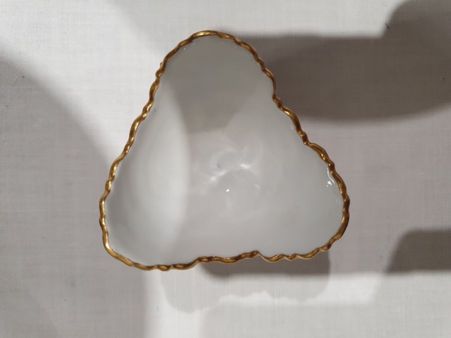 Two Meissen porcelain miniature trefoil pedestal bowls, relief floral spray and bug decorated, - Image 9 of 27