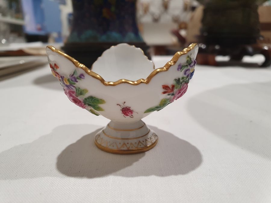 Two Meissen porcelain miniature trefoil pedestal bowls, relief floral spray and bug decorated, - Image 4 of 27