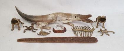 Quantity brass items and other collectables (1 box)