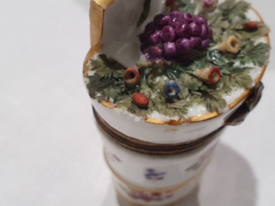 Two Meissen porcelain miniature trefoil pedestal bowls, relief floral spray and bug decorated, - Image 18 of 27