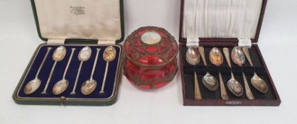 Set of six silver seal-top teaspoons, Sheffield assay, in case, a set of EPNS teaspoons and a