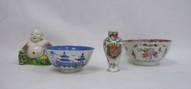 Small Chinese armorial porcelain vase, inverse baluster shaped with floral decoration, 12cm high,