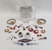 Small quantity of costume jewellery, silver brooches, earrings, clip-on earrings, lady's wristwatch,