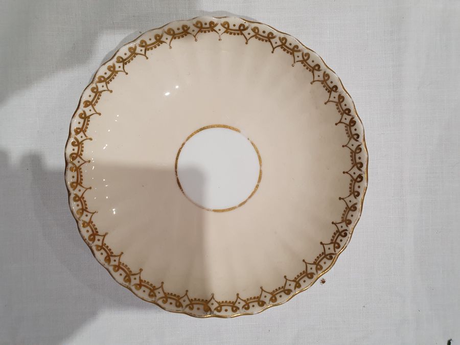 26 assorted 18th/19th century teacups and saucers to include Derby and Spode, all mainly in peach, - Image 7 of 35