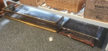 Brass fire curb, fire guard, foliate fire screen (3)