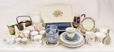 Denby Chevron teapot, a Le Creuset lidded casserole dish, a pair of bowls together with various