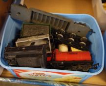 Tri-ang no. 47606, 00 gauge, assorted coaches, tenders and carriages, a quantity of loose track,