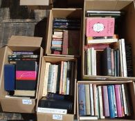 Quantity of assorted volumes to include travel, history, dictionary of the arts, Battles of the