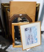 Five assorted mirrors and a print (6)
