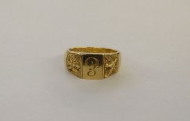 18ct gold gents signet ring, initialled 'E'. 13.5g approx.