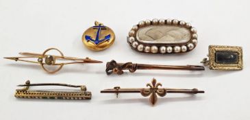 Early 19th century memorial brooch with central glazed hare panel surrounded by seedpearls, a