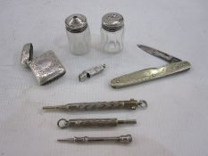 Edwardian silver vesta case, rectangular and foliate engraved, Birmingham 1904, a pair of silver-