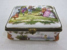 Meissen-style porcelain snuff box, fete champetre