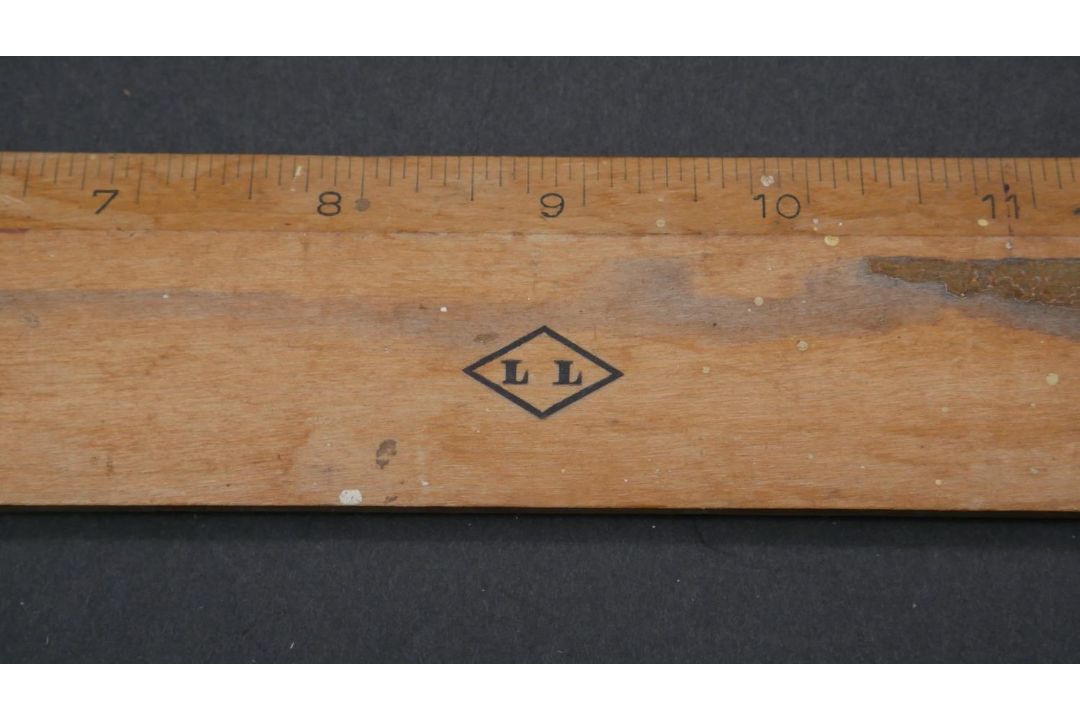 A collection of seventeen vintage wooden rulers, some with makers marks and stamps. L.61cm (Longest) - Image 9 of 11