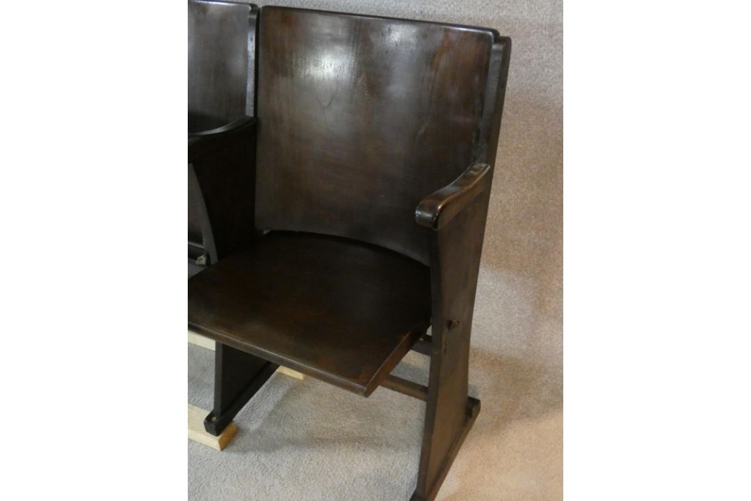 A row of seven vintage theatre seats with laminated plywood backs and seats and painted seat - Image 2 of 5