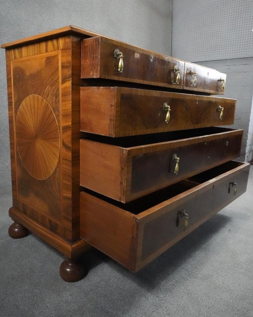 A William and Mary style oyster veneer chest with walnut crossbanding and satinwood stringing and - Image 5 of 12