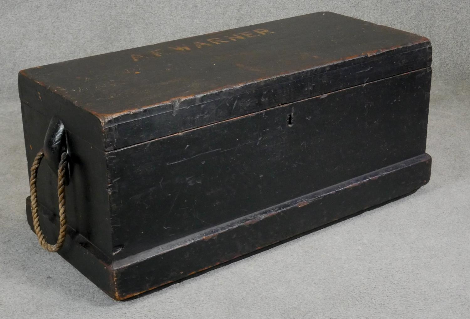 A 19th century painted seaman's chest with twin rope carrying handles. H.41 W.91 D.42cm - Image 2 of 5