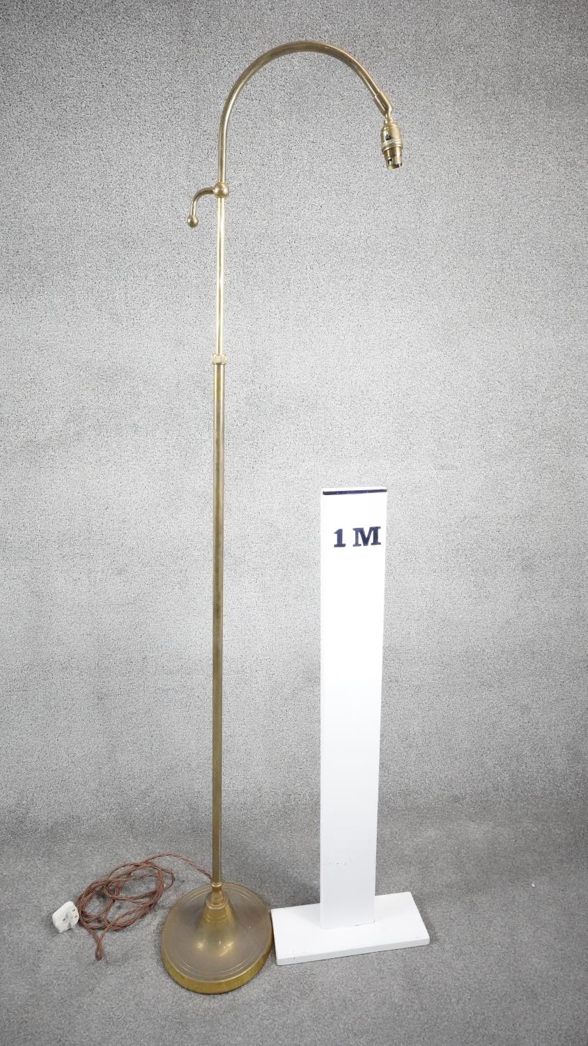 A vintage solid brass height adjustable arched design standard lamp with weighted circular base - Image 7 of 7