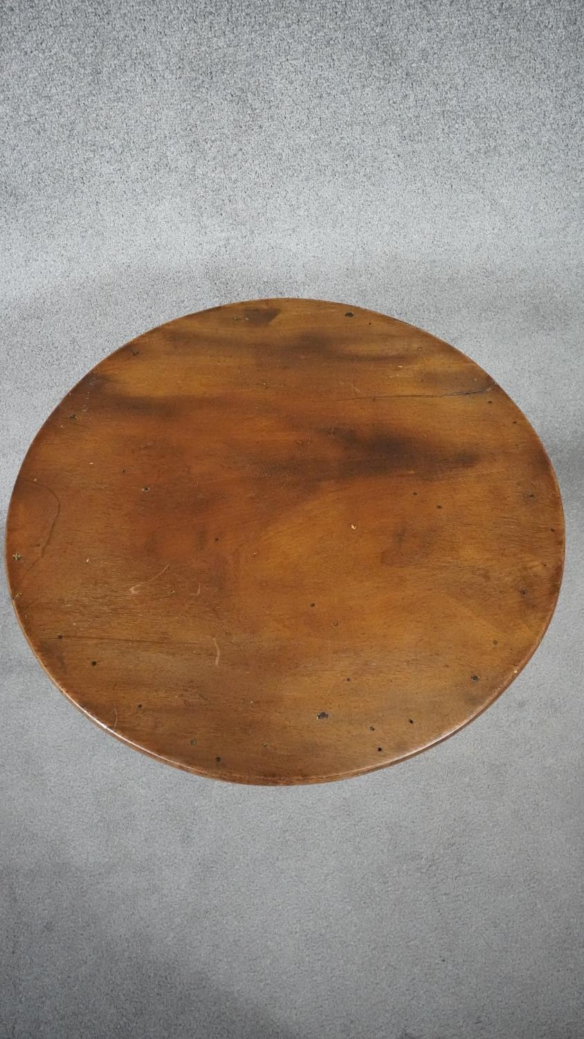 A Georgian mahogany occasional table on tripod cabriole supports. H.68cm - Image 4 of 4