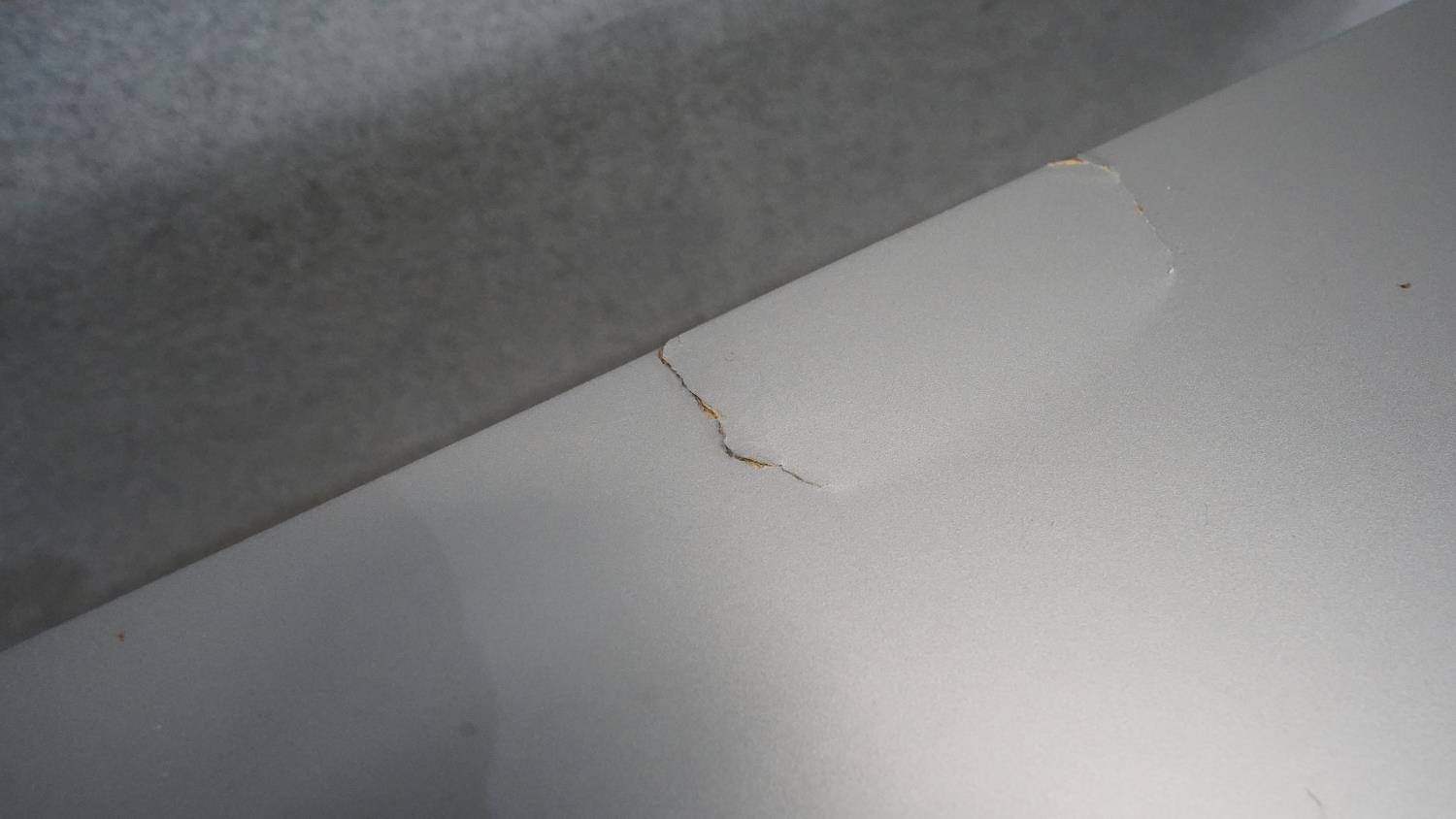 A contemporay Bo Concept extending dining room table with integral folding central leaf on - Image 6 of 6