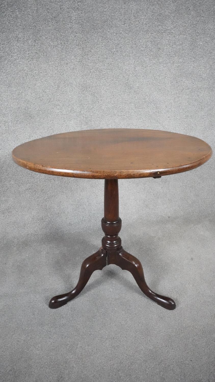 A Georgian mahogany occasional table on tripod cabriole supports. H.68cm - Image 3 of 4