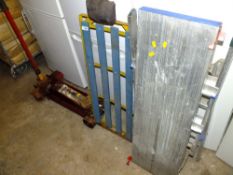 A HYDROLIC TROLLEY JACK, PLATFORM LADDERS AND CREEPER