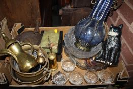 A TRAY OF BRASS AND GLASSWARE ETC TO INCLUDE A CAT SHAPED DOORSTOP ETC
