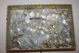 A QUANTITY OF PACKAGED / UNUSED VINTAGE MILITARY BUTTONS