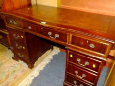 A REPRODUCTION MAHOGANY TWIN PEDESTAL LEATHER TOPPED DESK H-77 W-121 CM