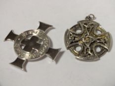 TWO HALLMARKED SILVER CROSS PENDANTS, TO INCLUDE A CELTIC STYLE EXAMPLE, APPROX TOTAL WEIGHT 24.2G