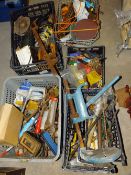 FIVE TRAYS OF MIXED TOOLS AND PARTS TO INCLUDE GRINDING DISCS ETC