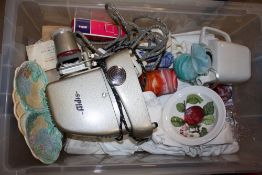 A LARGE BOX OF SUNDRIES TO INCLUDE AN ALDIS PROJECTOR, VINTAGE LINEN ETC