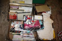 A LARGE QUANTITY OF ASSORTED LINEN, CHRISTMAS ITEMS AND FLATWARE